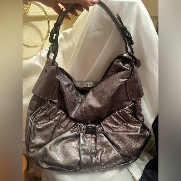 Burberry metallic bag - Picture 1 of 11